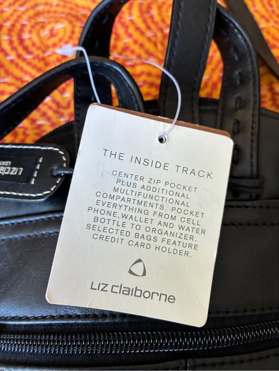 Luz Claiborne black leather backpack